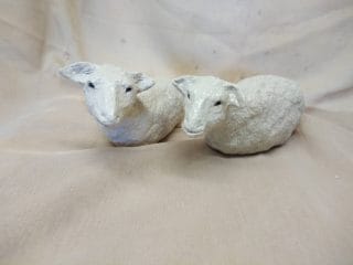 keraamiset lampaat.